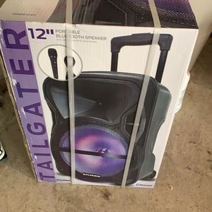 Portable blue tooth speaker